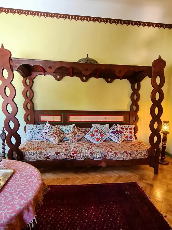 Sololaki Lounge - Old Tbilisi'S Hidden Gem ! Hotel Georgia